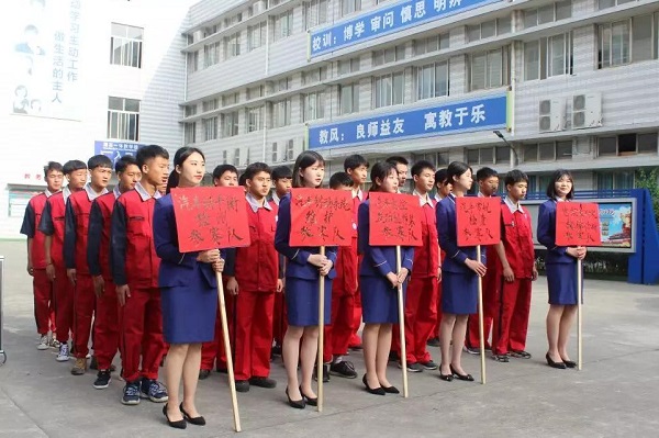 青島航空職業(yè)技術(shù)學(xué)校學(xué)費(fèi)(青島大學(xué)航空專業(yè)靠譜嗎)