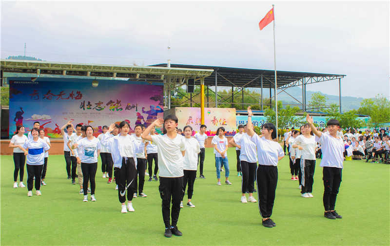 四川男生讀幼師學(xué)校