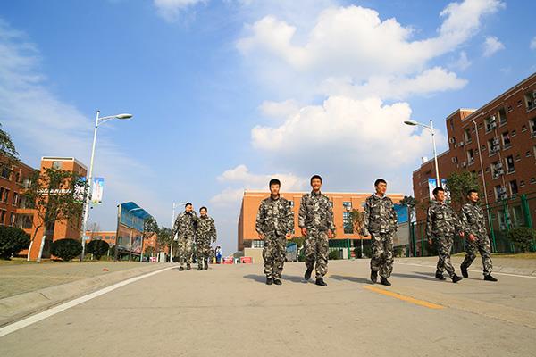 成都市機械高級技工學(xué)校學(xué)費(成都市機械高級技工學(xué)校是公立還是私立)