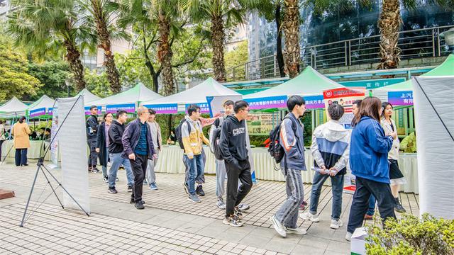 四川城市職業(yè)技術學校(四川城市職業(yè)技術學院垃圾清運)